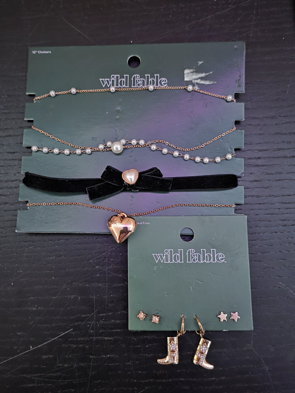 Wild Fable Women's Rose Gold & Black Heart Choker Set